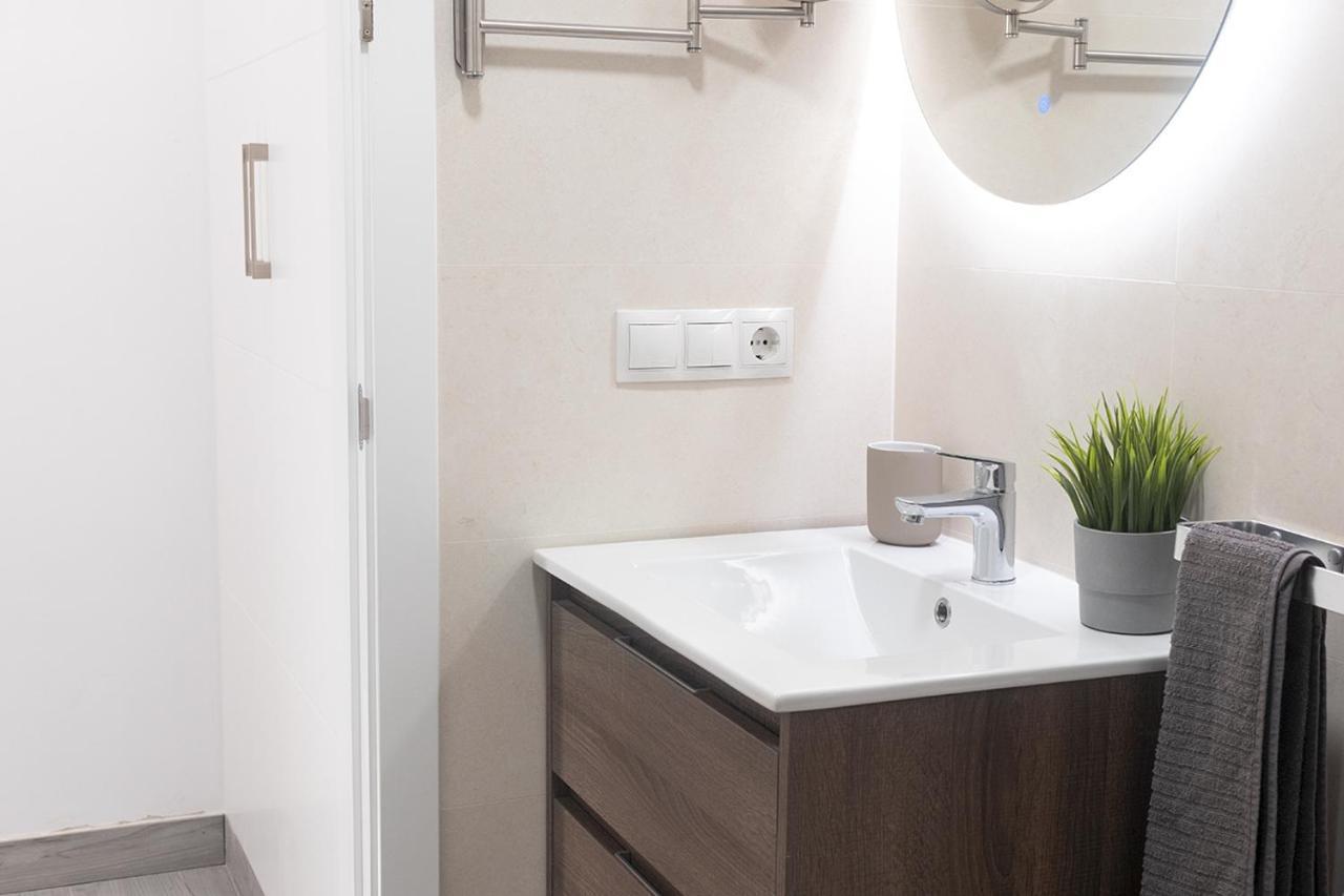 Apt. Old Town Apartment Sevilla Bagian luar foto